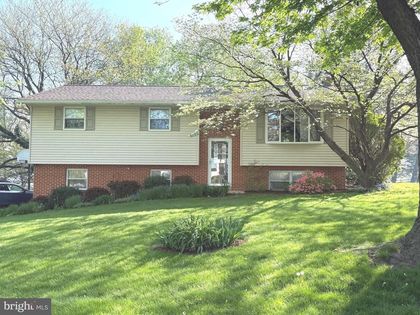 419 HILLTOP CIRCLE Elizabethtown, PA 17022