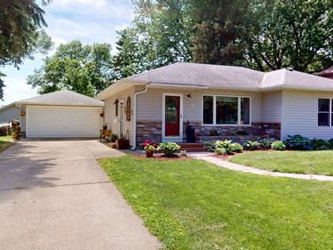 110 Hawthorne Street W, Albert Lea, MN 56007