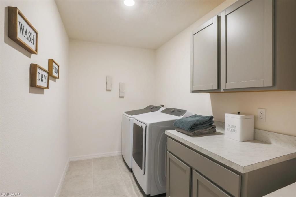 2710 NE 6th Pl , Cape Coral, FL 33909 Photo