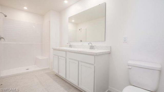 2710 NE 6th Pl , Cape Coral, FL 33909 Photo