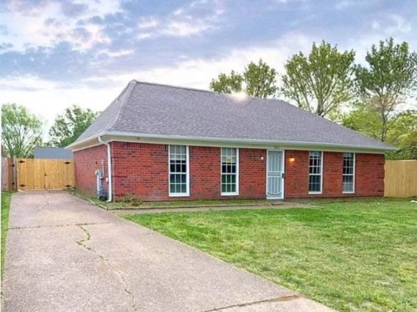 7083 GLENEAGLES DR, Memphis, TN 38141