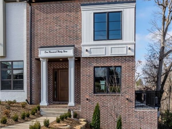 1039 NW A Street , Bentonville, AR 72712