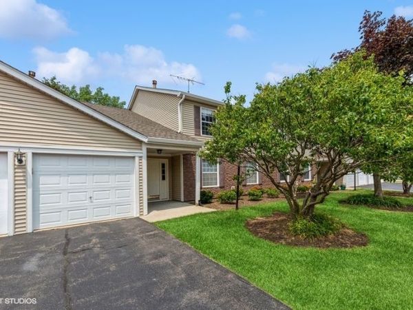 302 Newport Lane , Unit B2, Bartlett, IL 60103