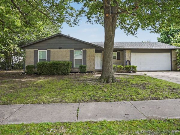 901 W Galveston Street , Broken Arrow, OK 74012
