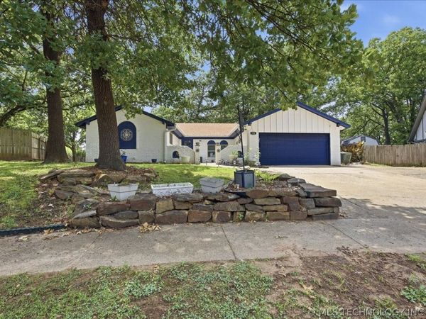 334 Spruce Court, Sand Springs, OK 74063