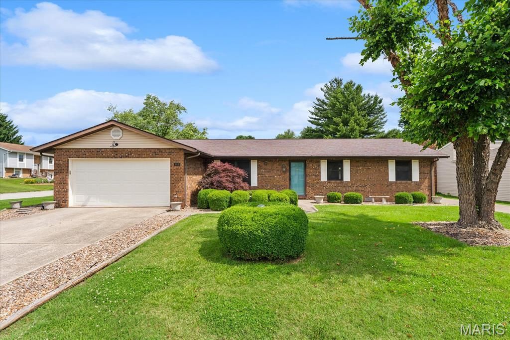 301 Toulon Court, Fairview Heights, IL 62208 Main Photo
