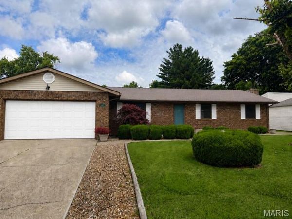 301 Toulon Court , Fairview Heights, IL 62208