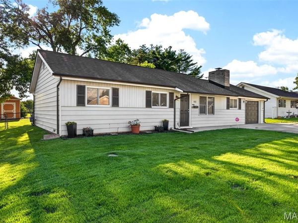 105 Saint Margaret Lane, O'Fallon, MO 63366