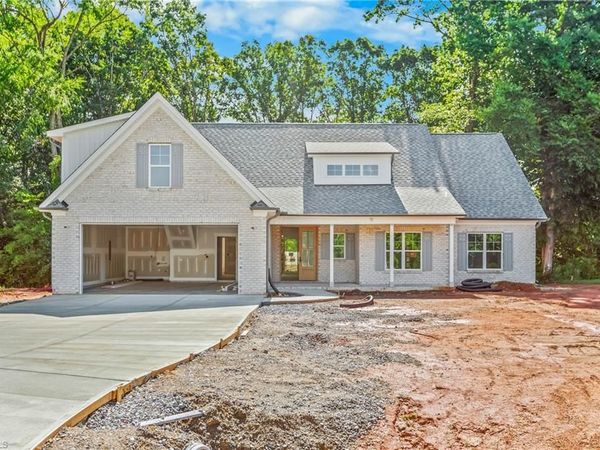 110 N Madera Drive , Mocksville, NC 27028