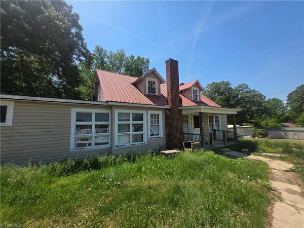 1050 Jacob Street , Thomasville, NC 27360