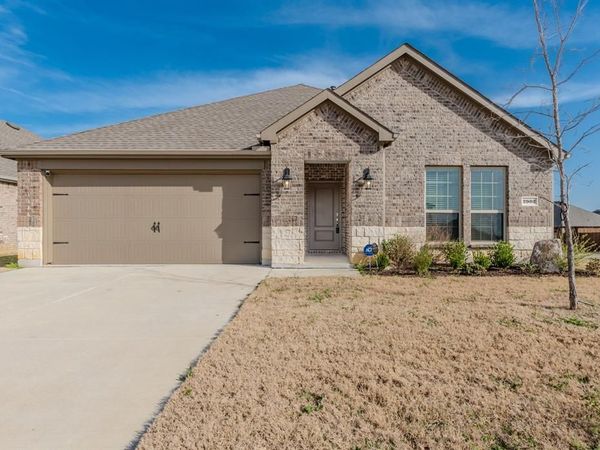2902 Trusting Way, Aubrey, TX 76227