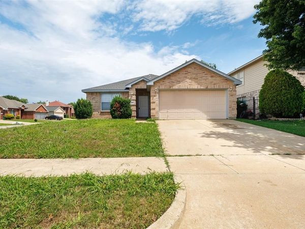 917 Mulder Drive , Arlington, TX 76001
