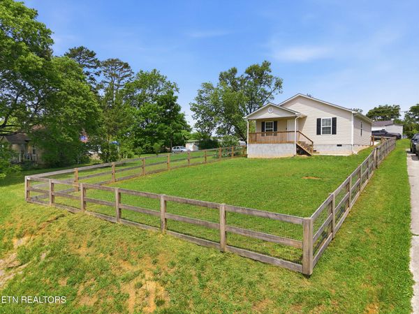 2721 Carson Ave, Knoxville, TN 37917