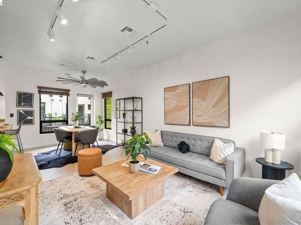 903 Zephyr Dr, Oakland, CA 94607