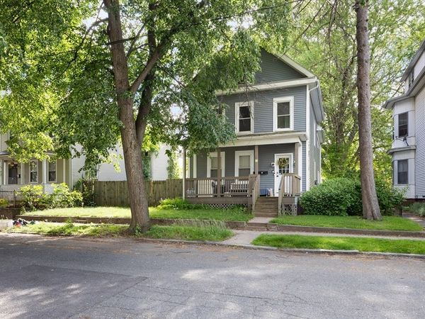 45 Taylor St, Holyoke, MA 01040