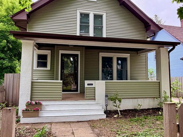 1024 Victoria Street N, Saint Paul, MN 55103