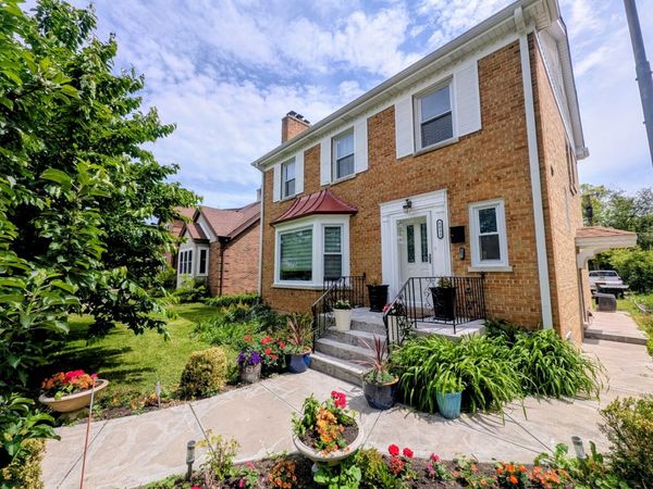 6833 N LOWELL Avenue , Lincolnwood, IL 60712