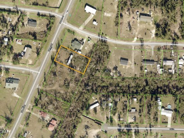 10228 Highway 2301 , Youngstown, FL 32466