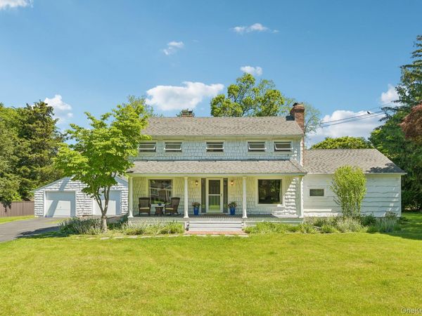 38 Conscience Circle, East Setauket, NY 11733