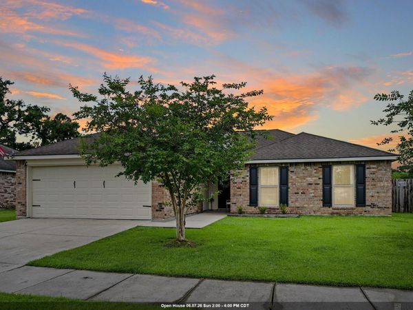 950 Huey Andrew Ave, Gonzales, LA 70737