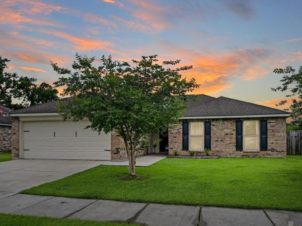 950 Huey Andrew Ave, Gonzales, LA 70737