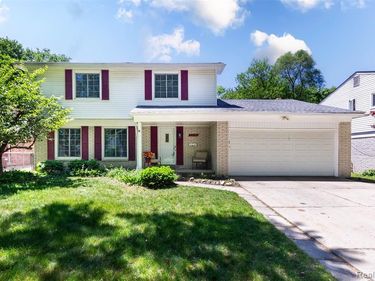 21581 Birchwood Street N , Farmington, MI 48336