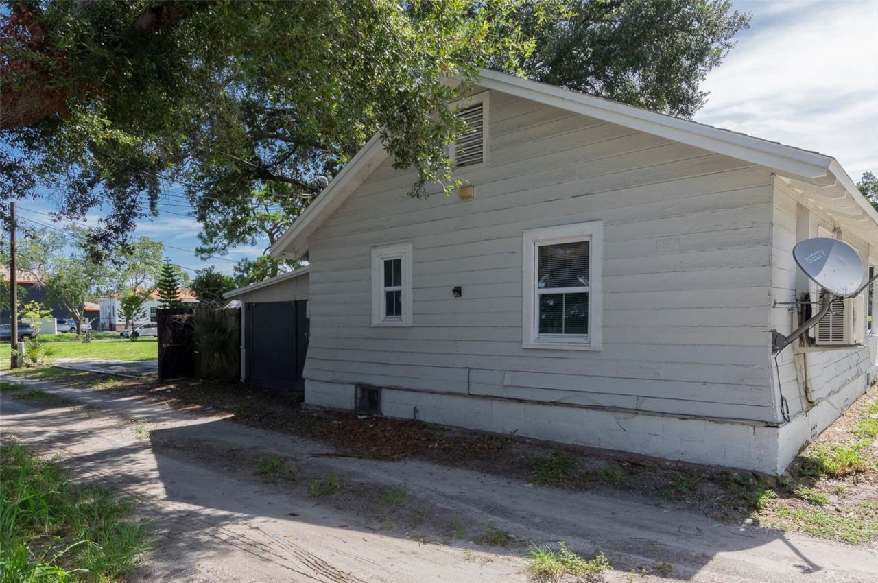 2521 4th Street S, Saint Petersburg, FL 33705 Photo