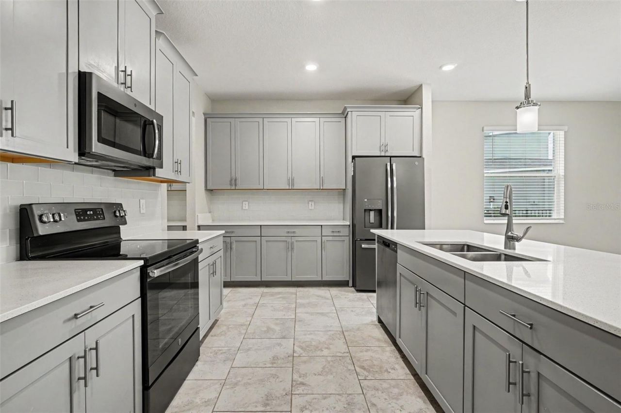 490 Brunswick Drive , Davenport, FL 33837 Photo