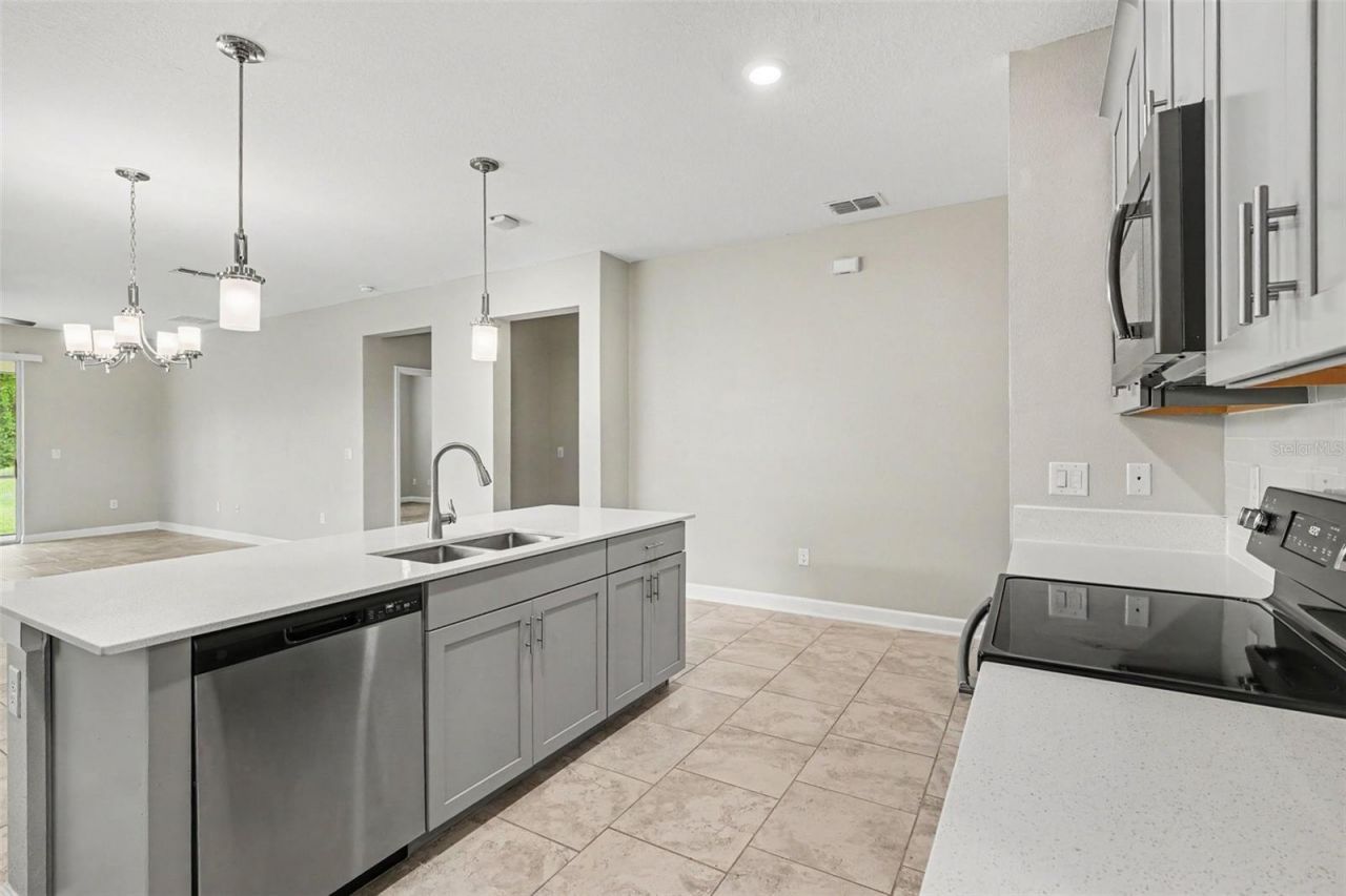 490 Brunswick Drive , Davenport, FL 33837 Photo