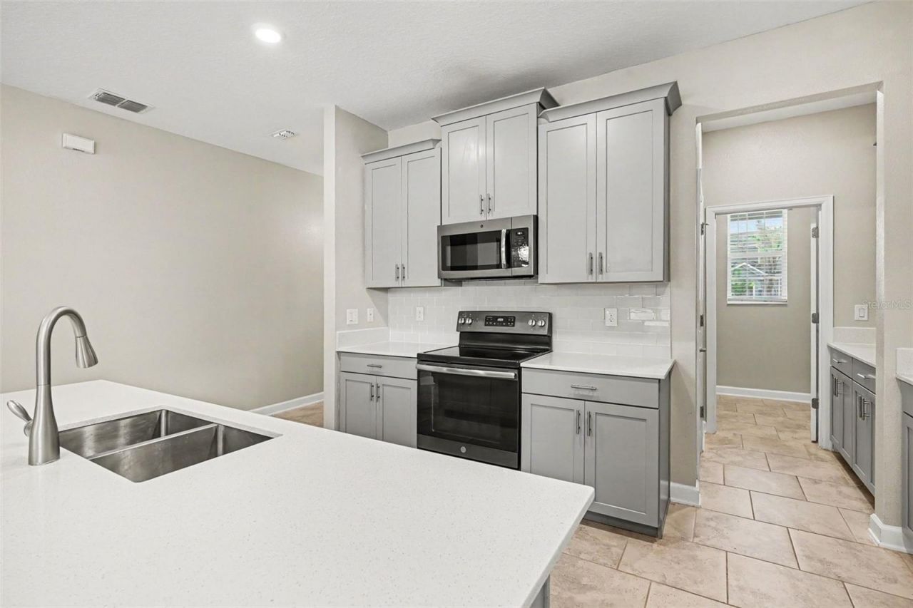 490 Brunswick Drive , Davenport, FL 33837 Photo