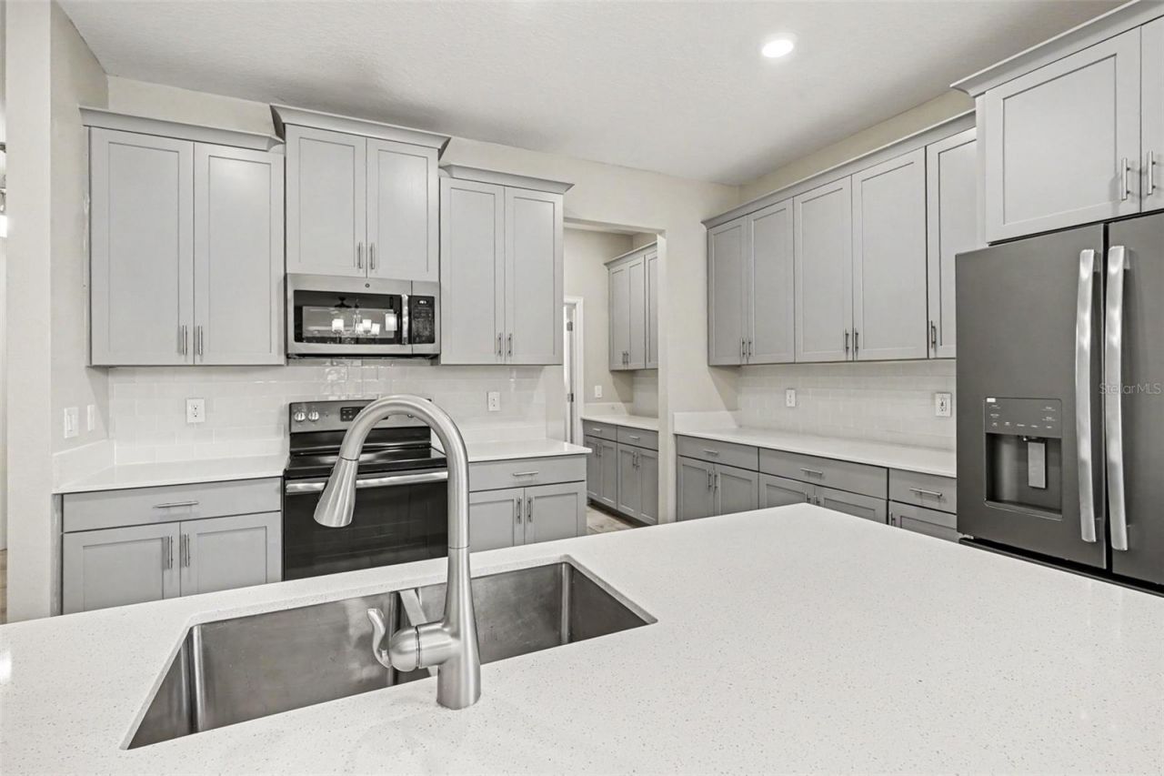 490 Brunswick Drive , Davenport, FL 33837 Photo