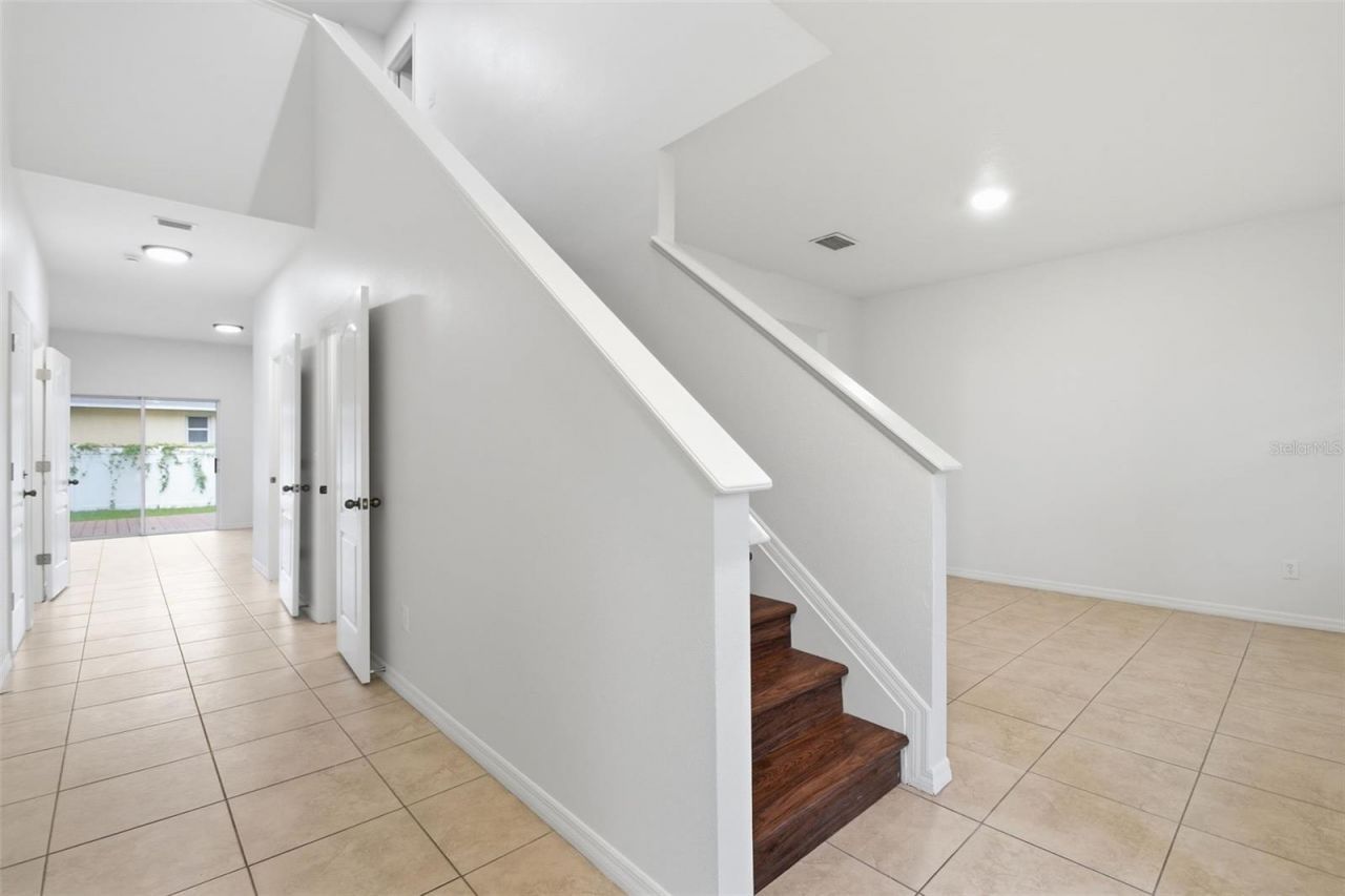 5654 Aaron Court , Sarasota, FL 34232 Photo