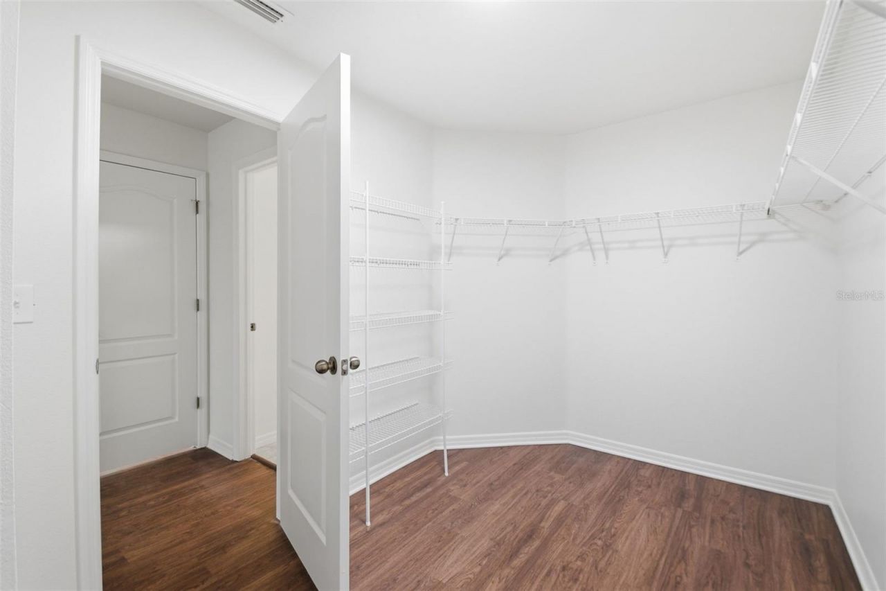 5654 Aaron Court , Sarasota, FL 34232 Photo