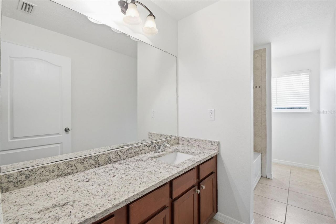 5654 Aaron Court , Sarasota, FL 34232 Photo