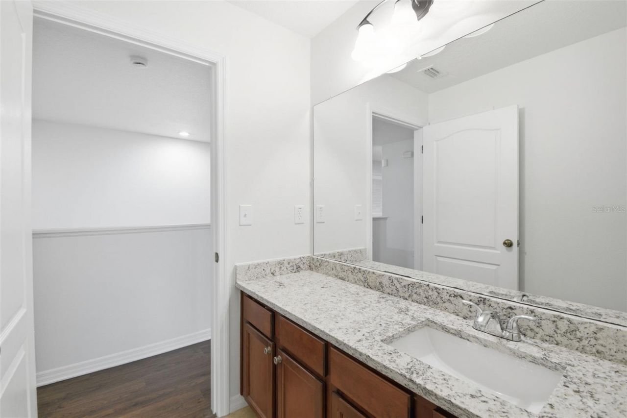 5654 Aaron Court , Sarasota, FL 34232 Photo