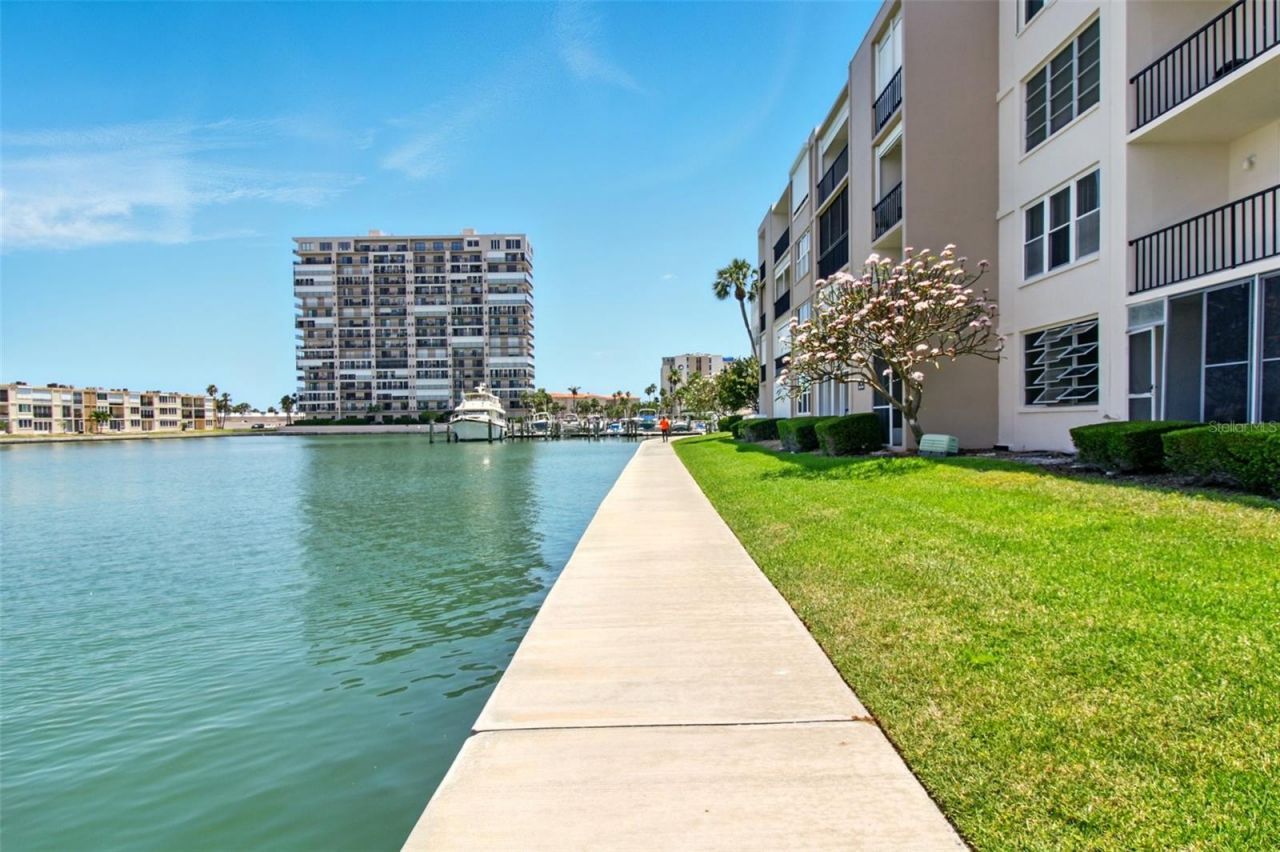 7625 Sun Island Drive S, Unit 304, South Pasadena, FL 33707 Photo