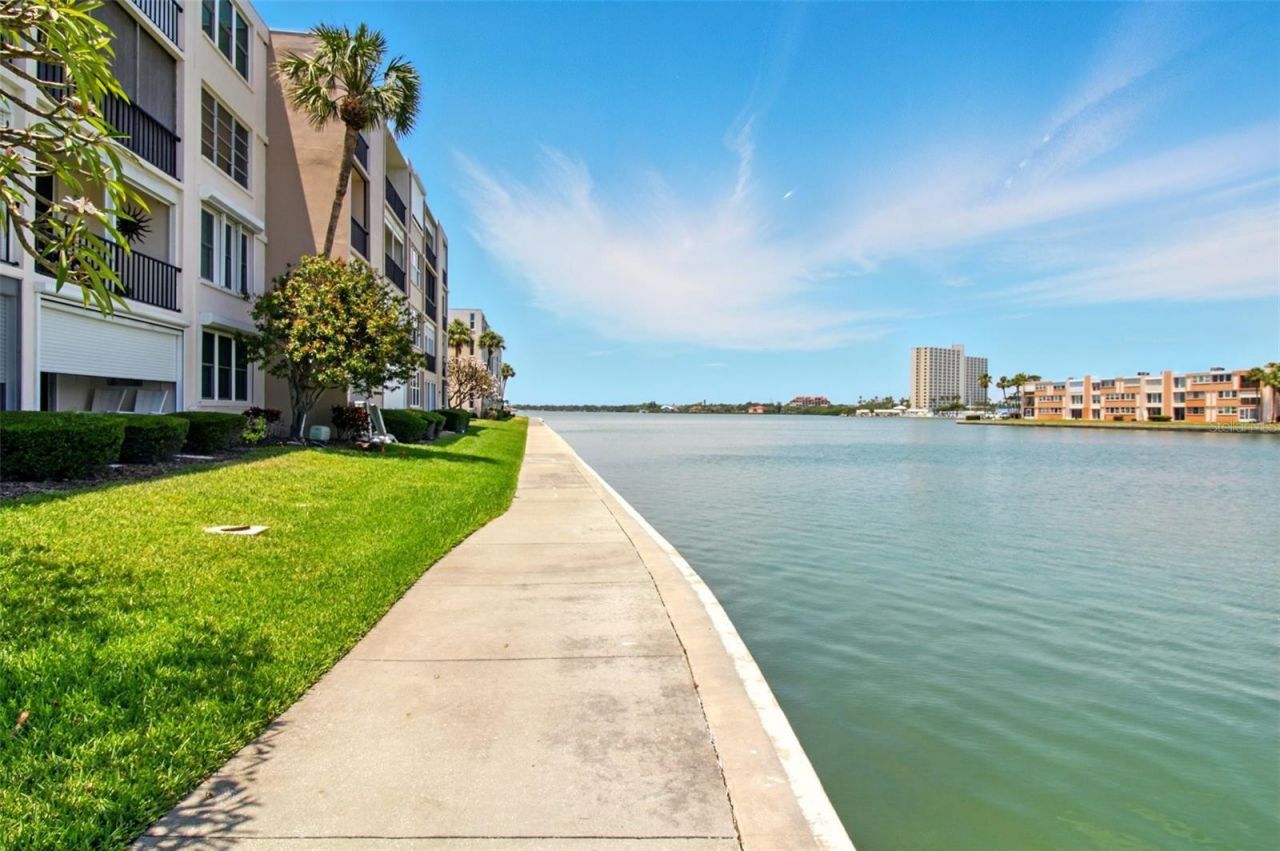 7625 Sun Island Drive S, Unit 304, South Pasadena, FL 33707 Photo