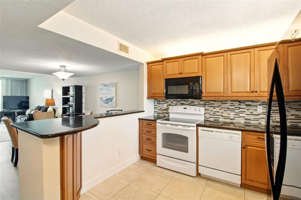 7625 Sun Island Drive S, Unit 304, South Pasadena, FL 33707 Photo
