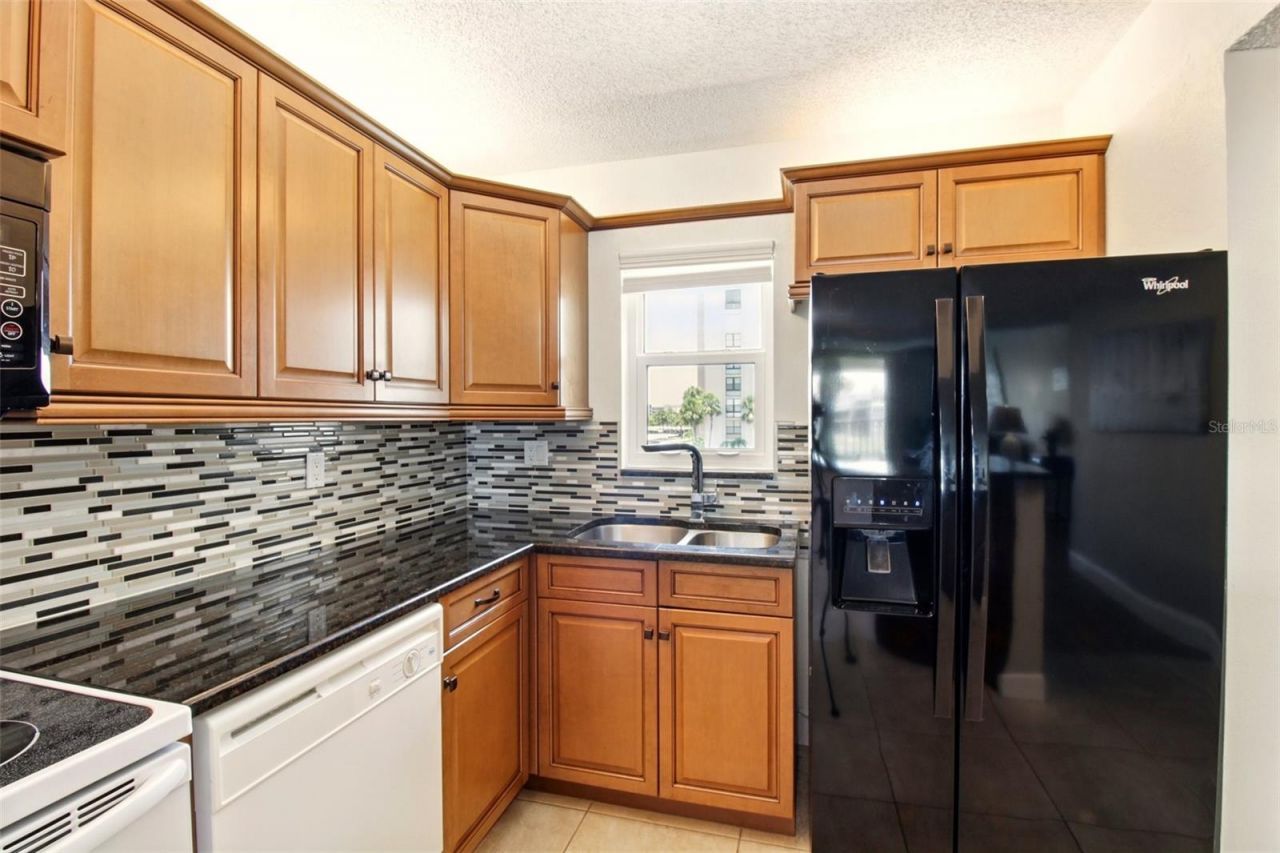 7625 Sun Island Drive S, Unit 304, South Pasadena, FL 33707 Photo