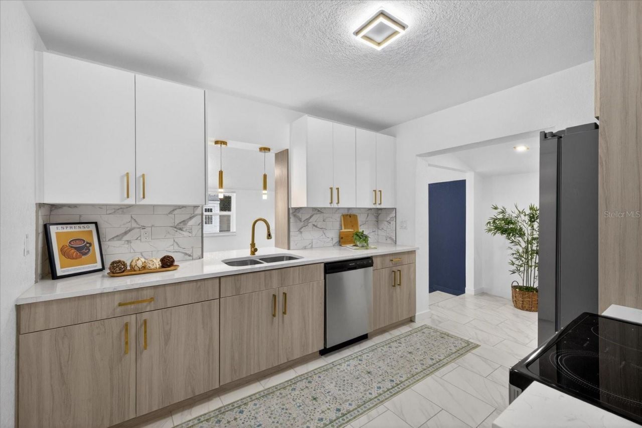 1919 E Clifton Street , Tampa, FL 33610 Photo