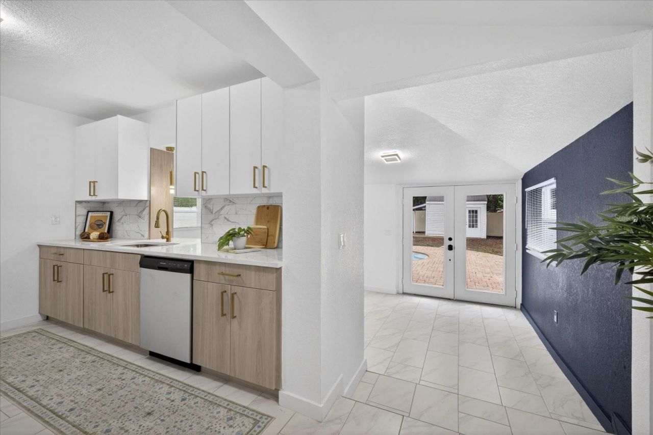 1919 E Clifton Street , Tampa, FL 33610 Photo