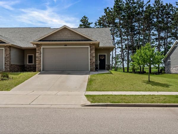 1816 Prairie PLACE, Holmen, WI 54636