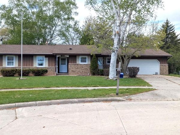 4250 ROCK COURT, Manitowoc, WI 54220