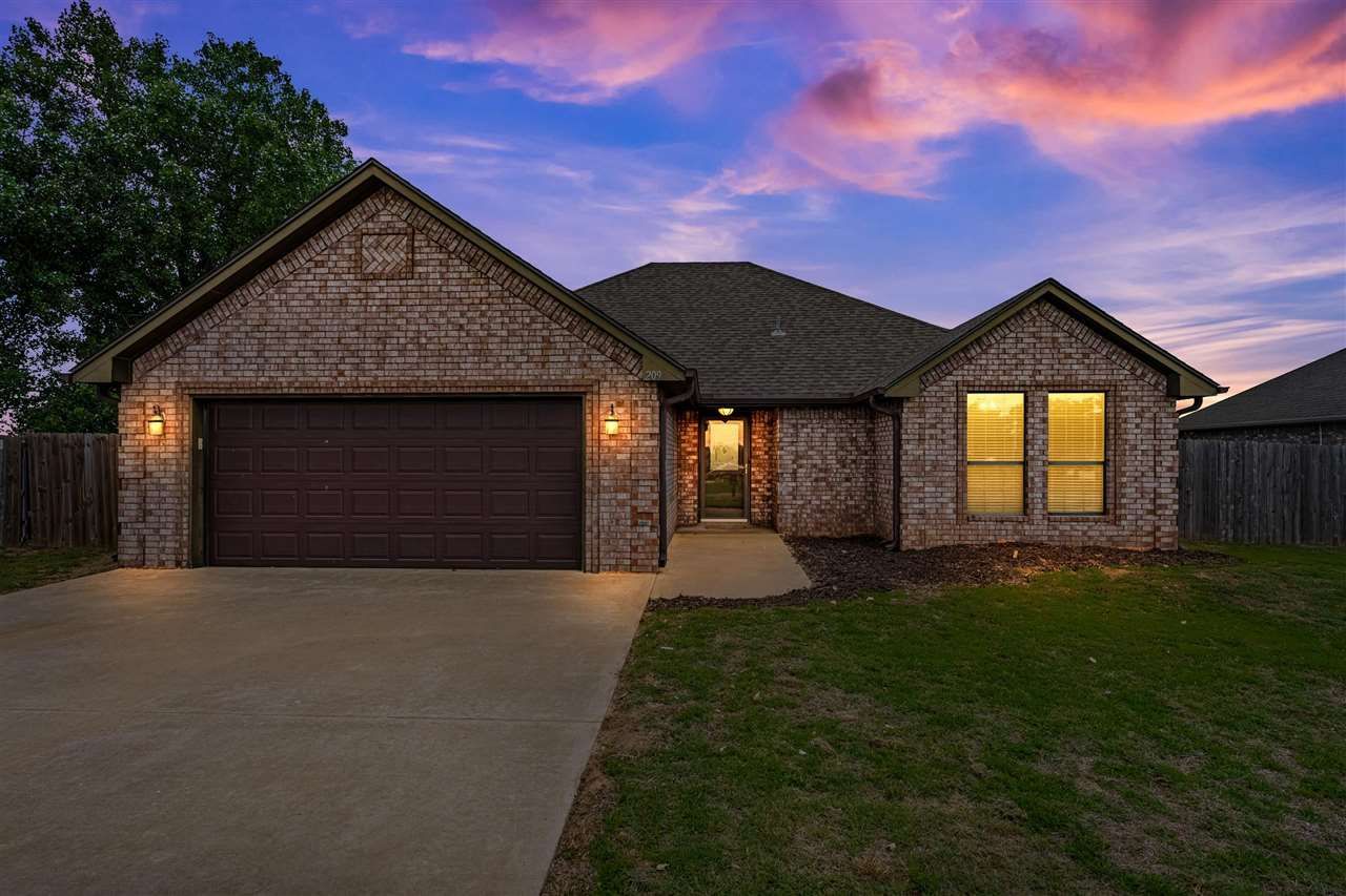 209 W North Dr., Fletcher, OK 73541 Main Photo
