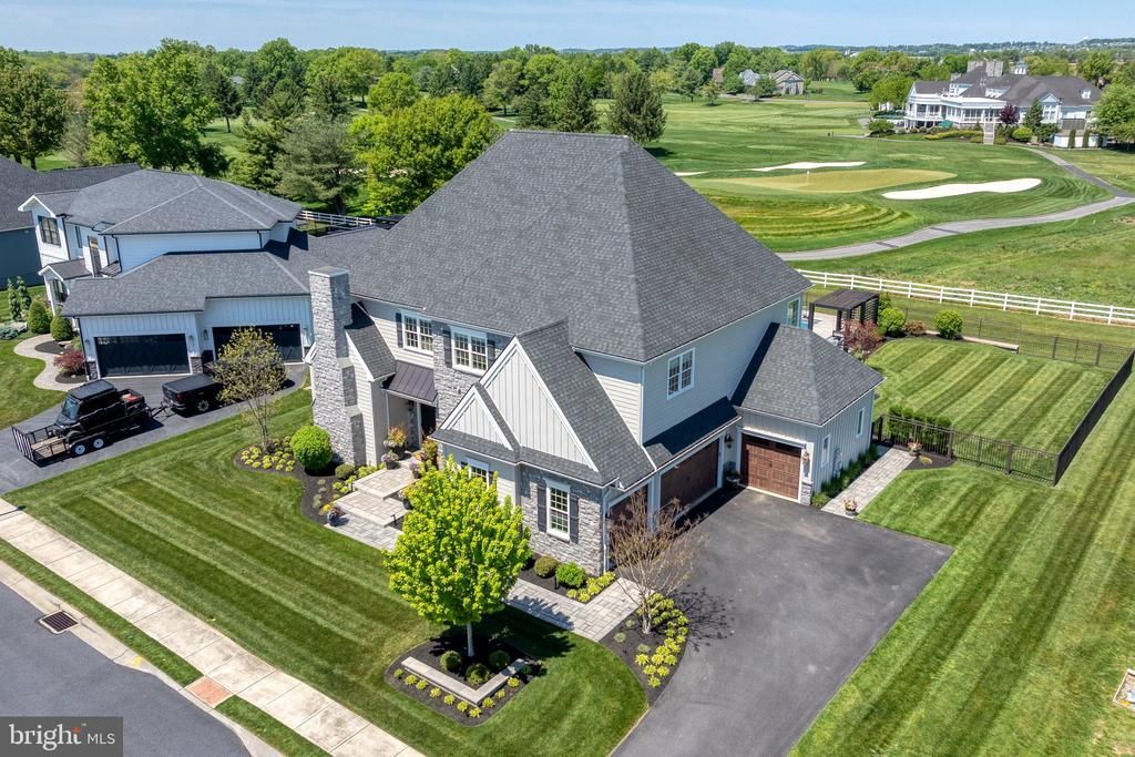 685 FLEETWOOD DRIVE , LITITZ, PA 17543