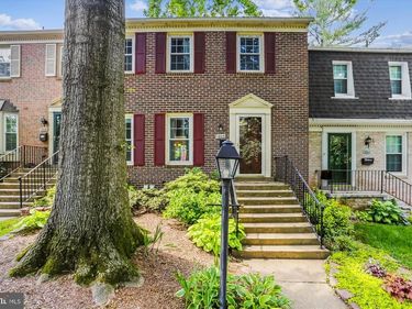 1804 GOLF VIEW COURT , RESTON, VA 20190