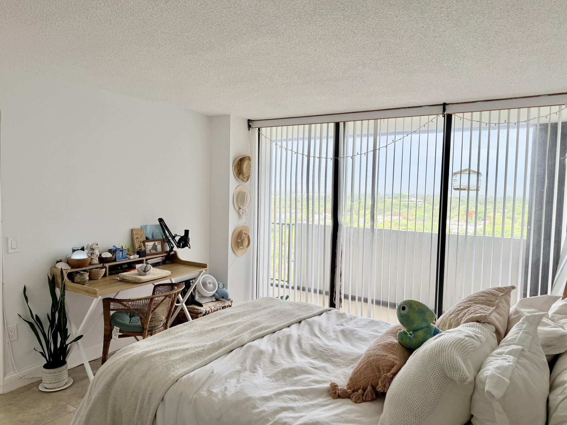 5600 N Flagler Drive, Unit 1203, West Palm Beach, FL 33407 Photo