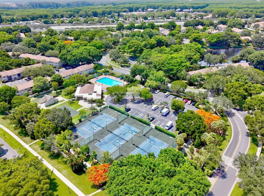 507 Gardens Drive, Unit 203, Pompano Beach, FL 33069 Photo
