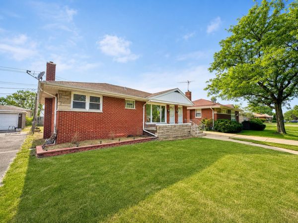 386 Clyde Avenue , Calumet City, IL 60409