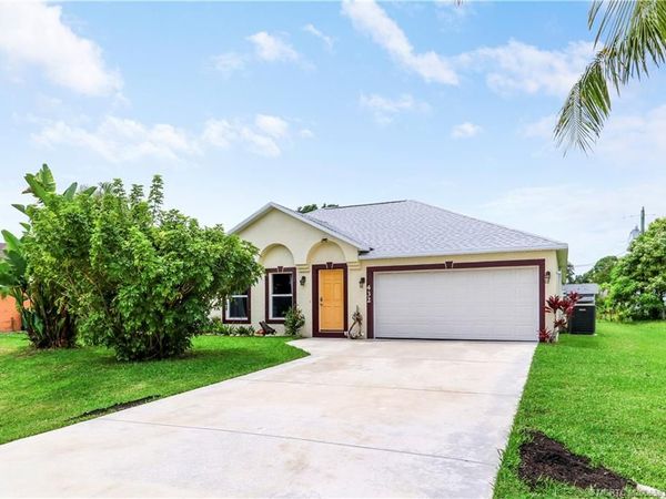 432 NW Raymond Lane, Port St Lucie, FL 34983